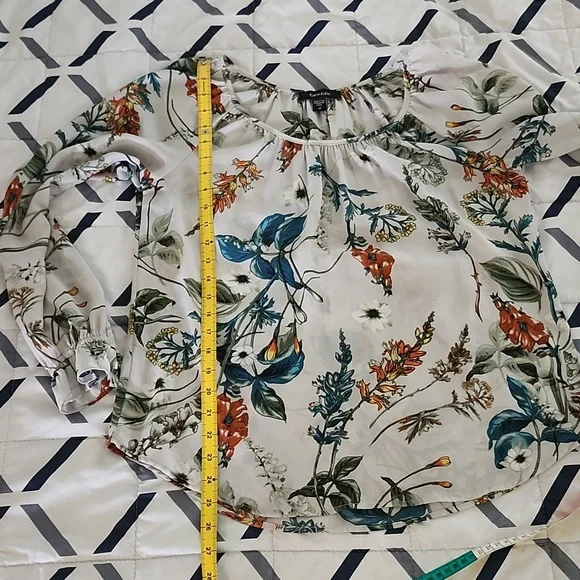 Karen Kane White Multicolor Floral Blouse - Picture 5 of 5